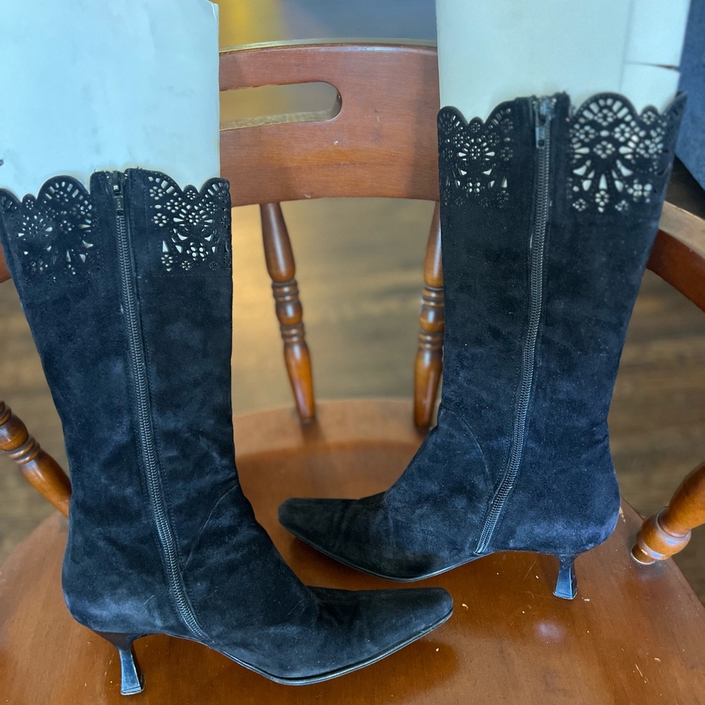 Italian Black Suede Laser-Cut Heeled Boots – Size 36.5 (6.5 US) – Made in Italy - Picture 3 of 5